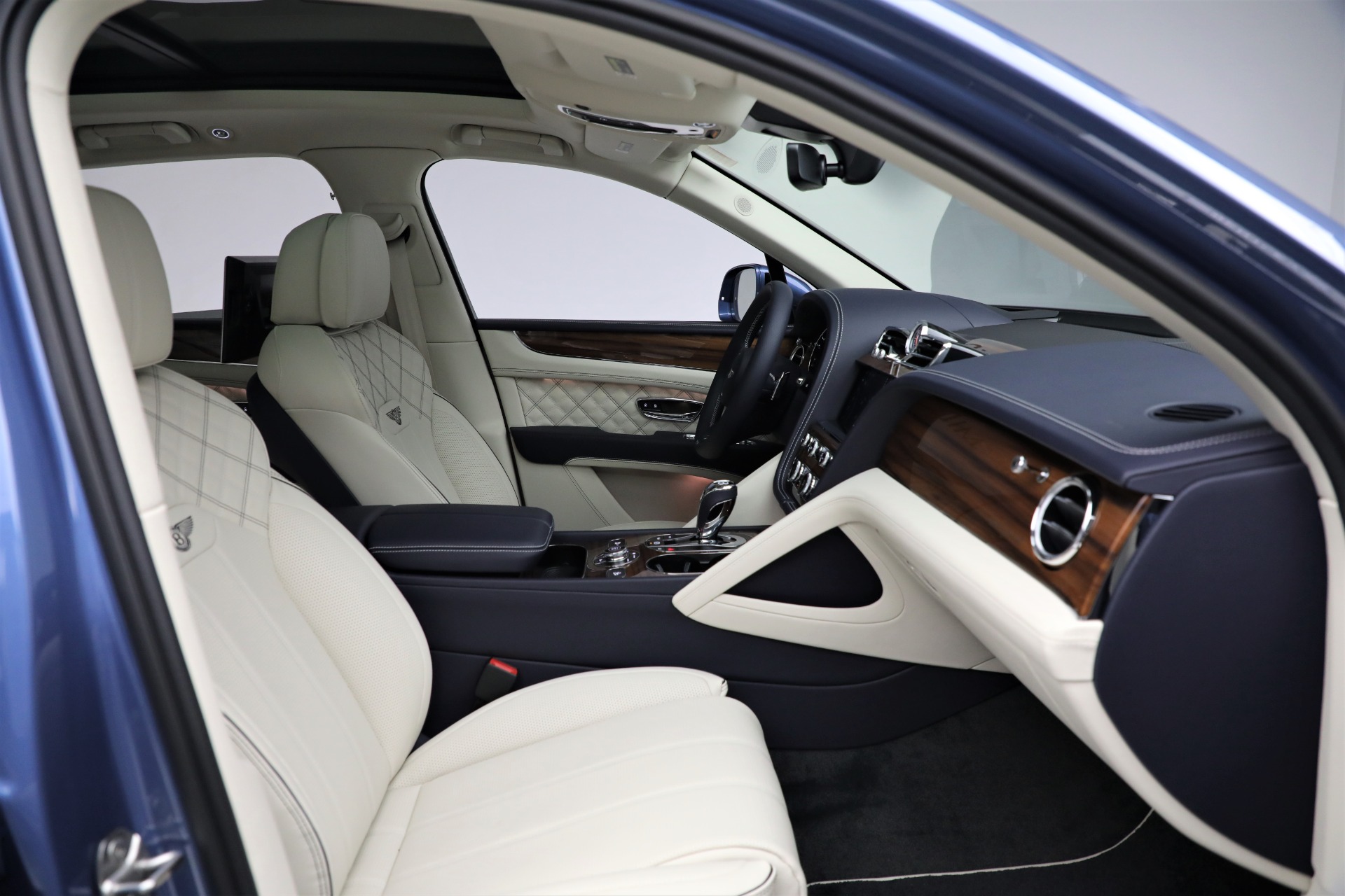 New 2022 Bentley Bentayga V8 First Edition | St. Petersburg, FL