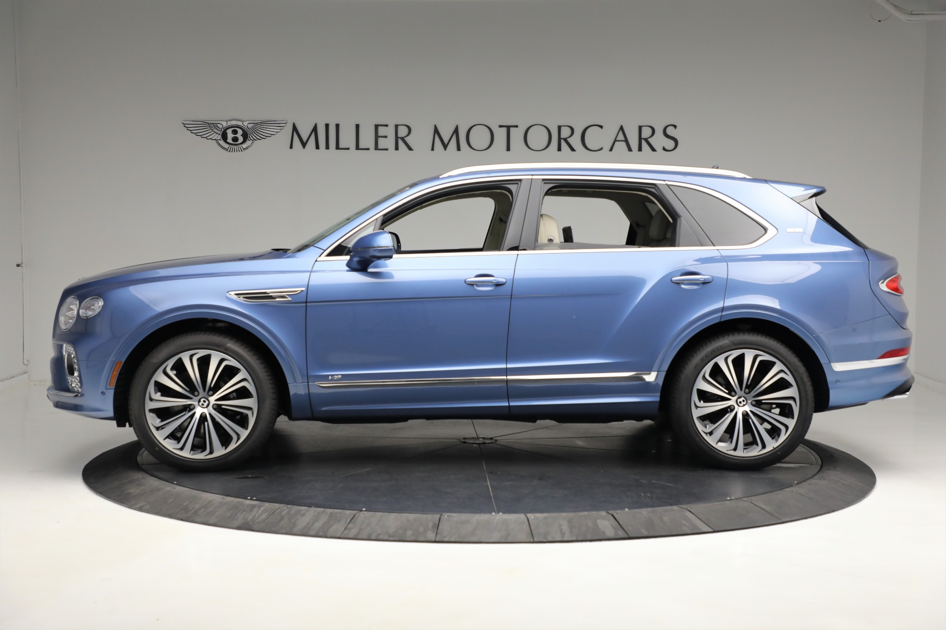 New 2022 Bentley Bentayga V8 First Edition | St. Petersburg, FL