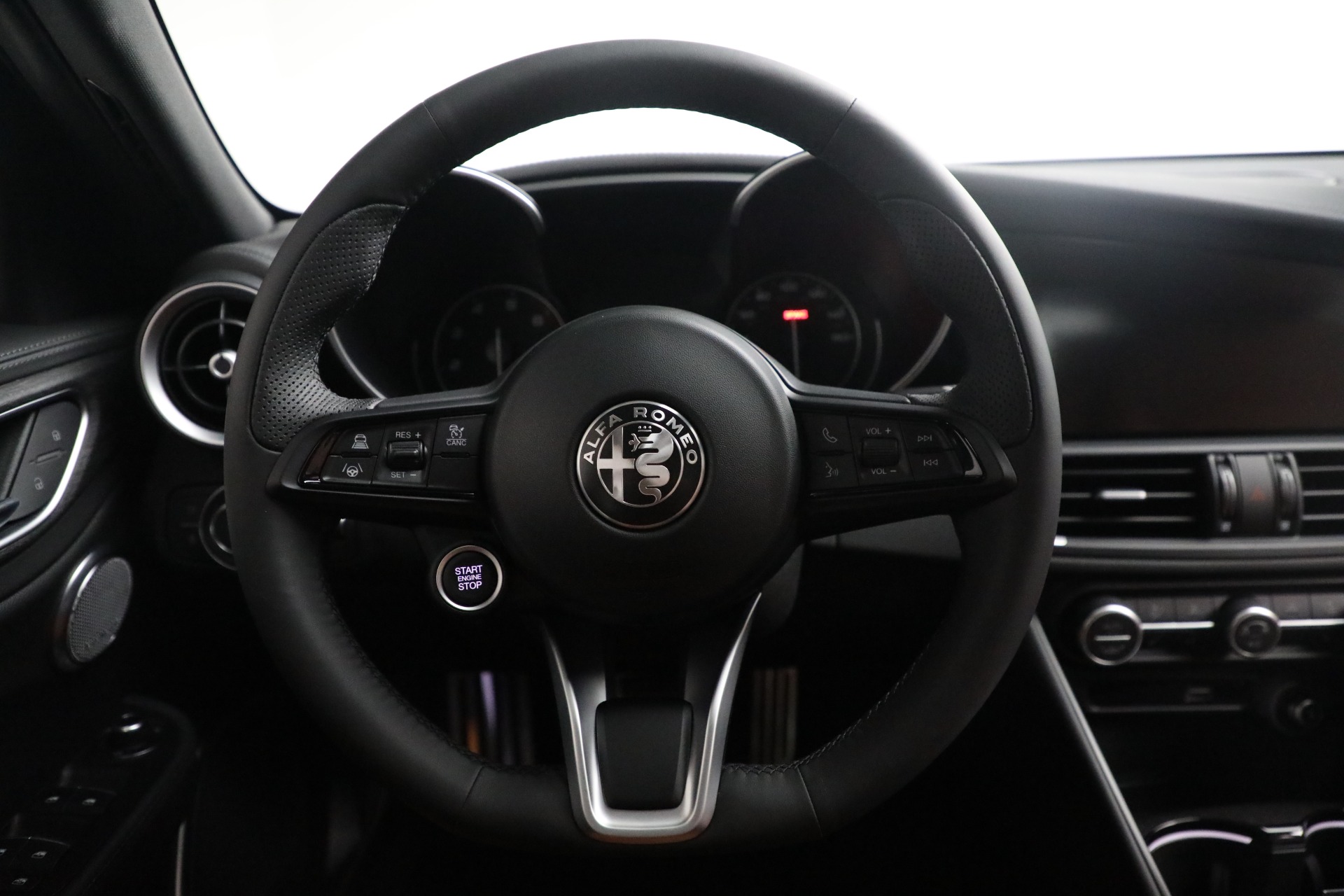 New 2022 Alfa Romeo Giulia Ti | St. Petersburg, FL