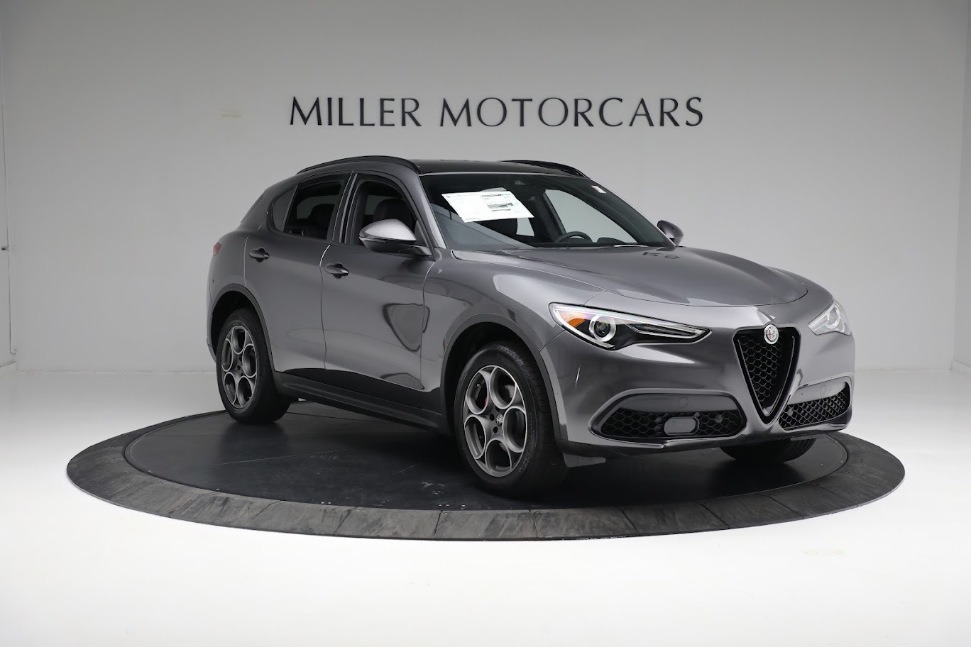 New 2022 Alfa Romeo Stelvio Sprint | St. Petersburg, FL