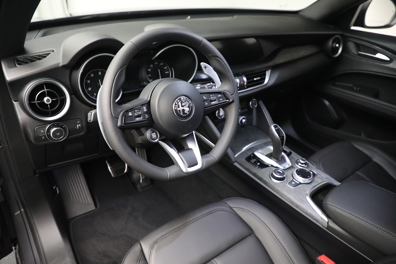 New 2022 Alfa Romeo Stelvio Sprint | St. Petersburg, FL