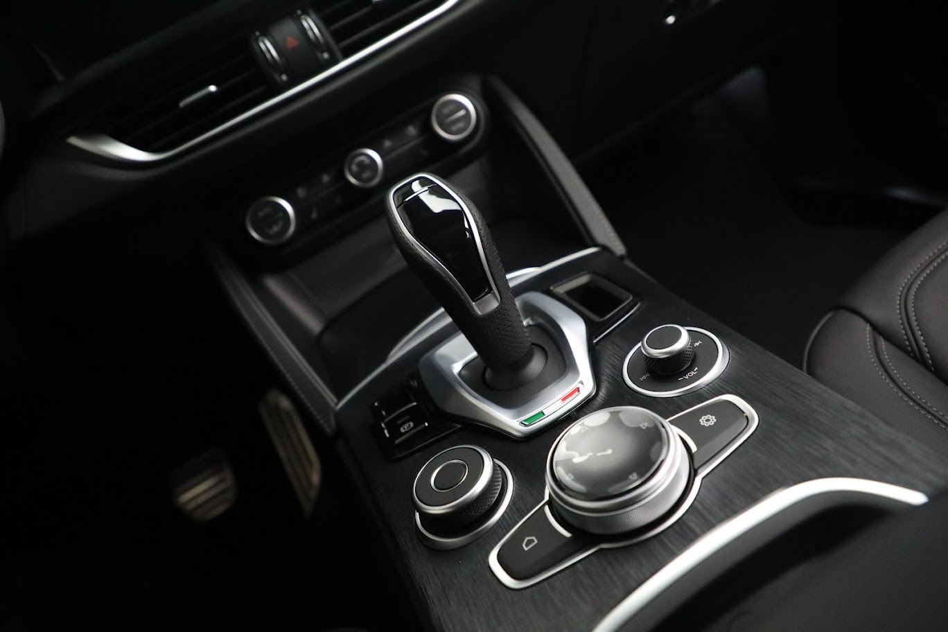 New 2022 Alfa Romeo Stelvio Sprint | St. Petersburg, FL