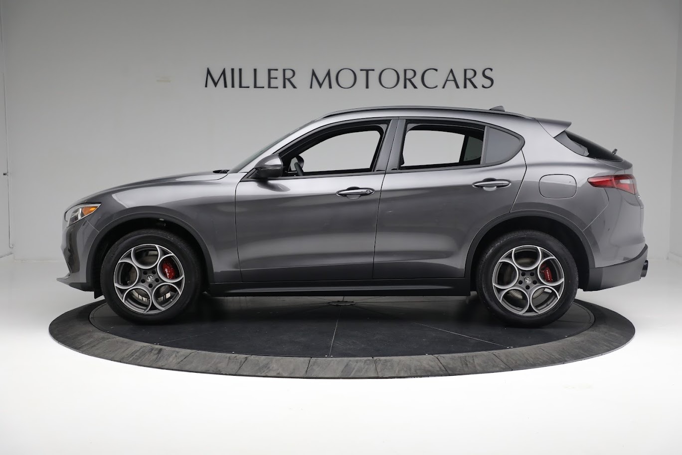 New 2022 Alfa Romeo Stelvio Sprint | St. Petersburg, FL