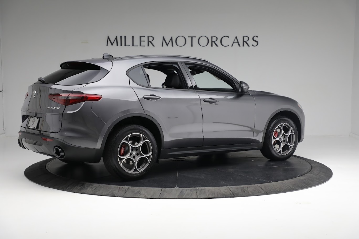 New 2022 Alfa Romeo Stelvio Sprint | St. Petersburg, FL