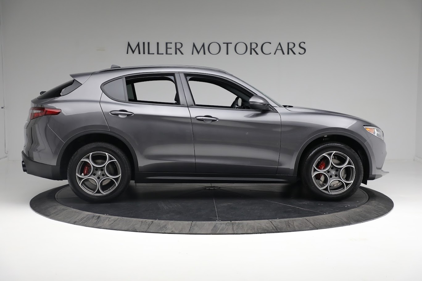 New 2022 Alfa Romeo Stelvio Sprint | St. Petersburg, FL