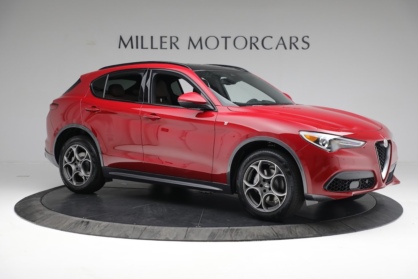 New 2022 Alfa Romeo Stelvio Ti | St. Petersburg, FL