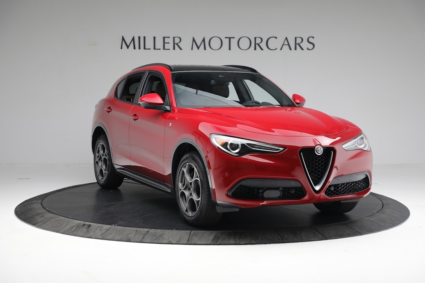 New 2022 Alfa Romeo Stelvio Ti | St. Petersburg, FL