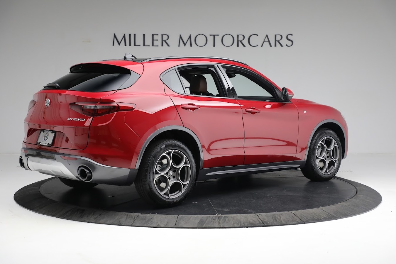 New 2022 Alfa Romeo Stelvio Ti | St. Petersburg, FL