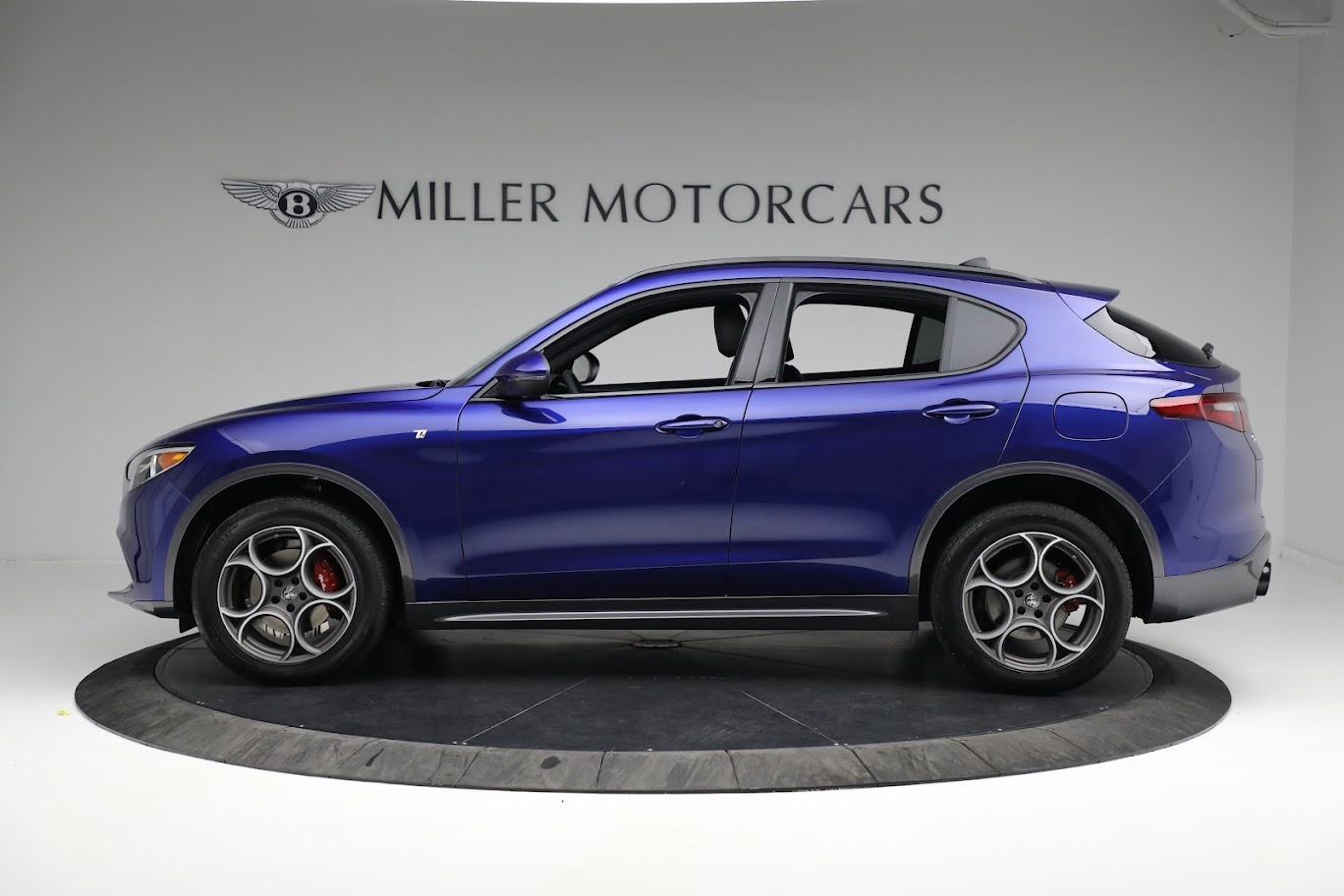 New 2022 Alfa Romeo Stelvio Ti | St. Petersburg, FL