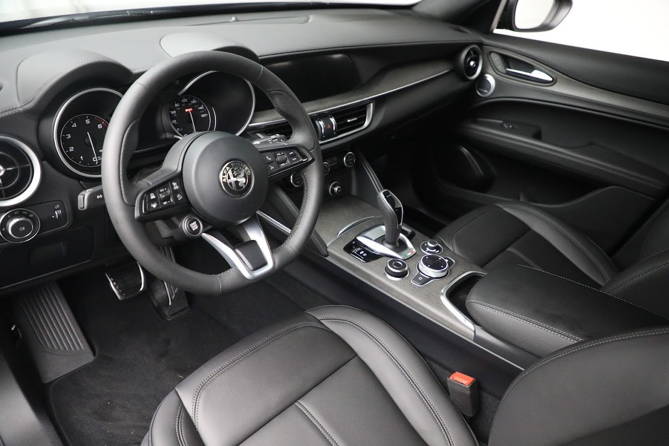 New 2022 Alfa Romeo Stelvio Ti | St. Petersburg, FL
