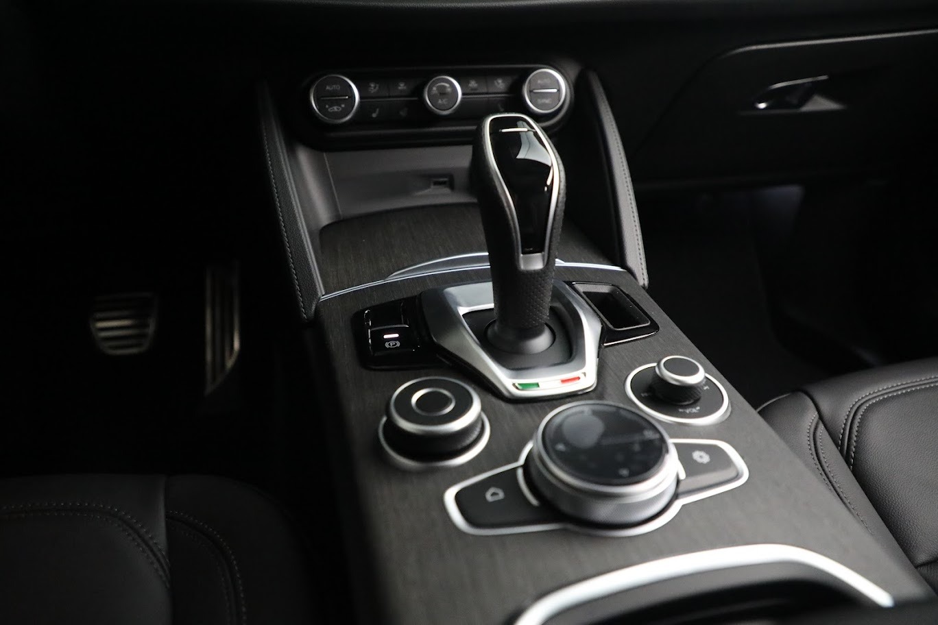 New 2022 Alfa Romeo Stelvio Ti | St. Petersburg, FL
