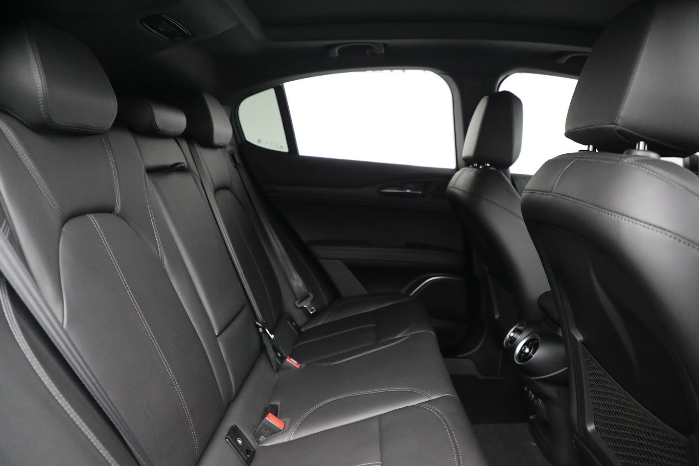 New 2022 Alfa Romeo Stelvio Ti | St. Petersburg, FL