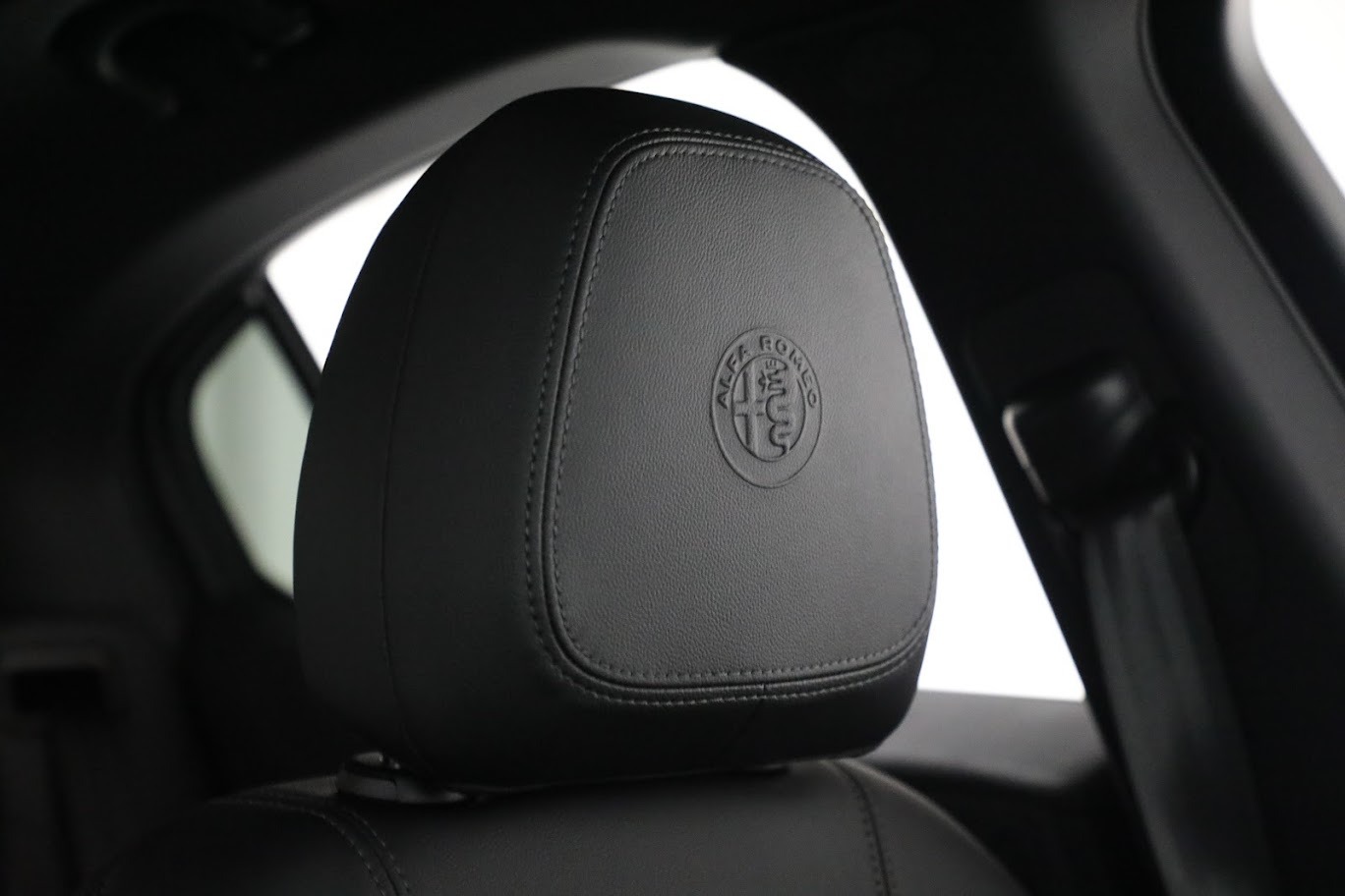 New 2022 Alfa Romeo Stelvio Ti | St. Petersburg, FL