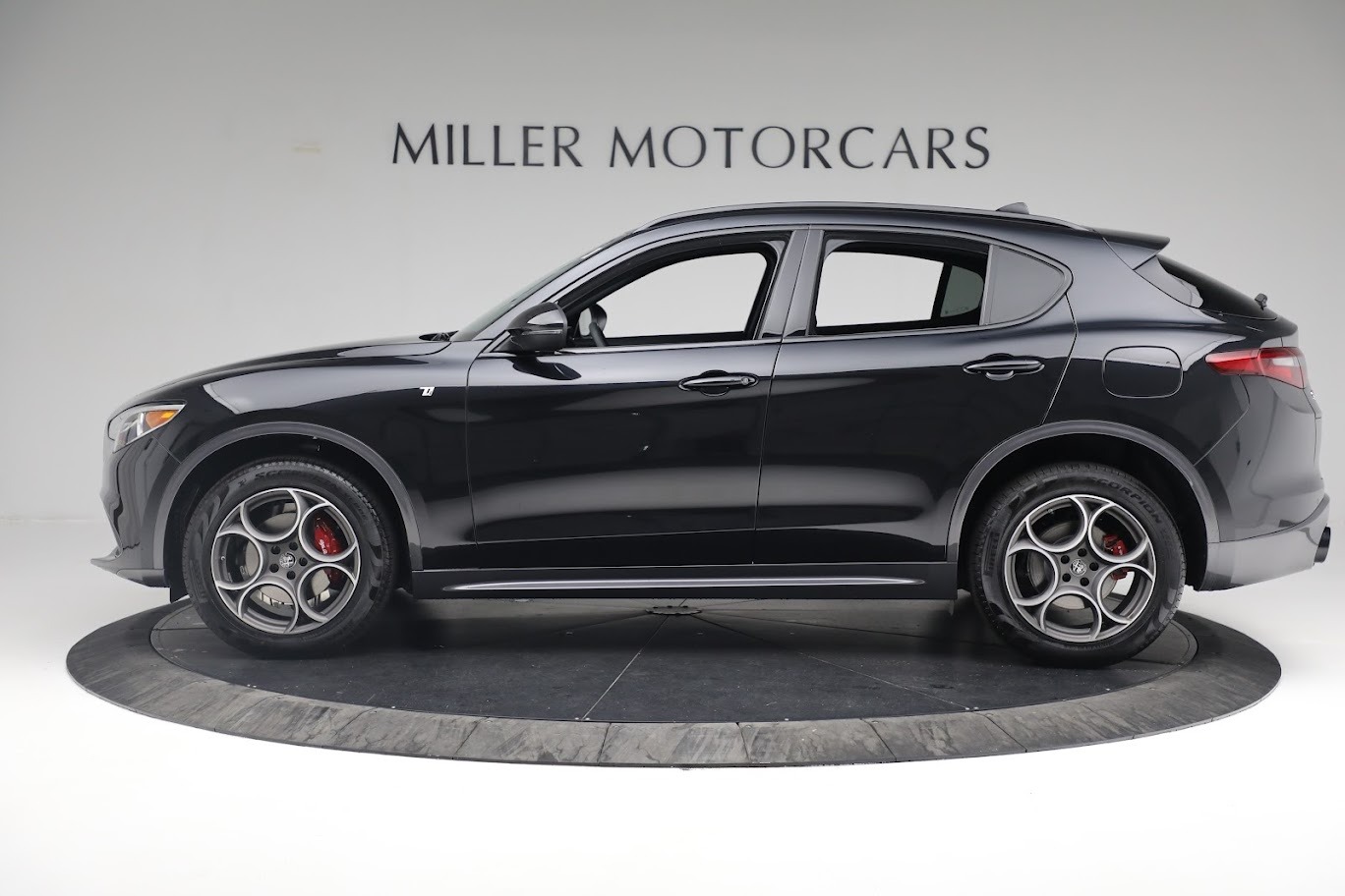 New 2022 Alfa Romeo Stelvio Ti | St. Petersburg, FL