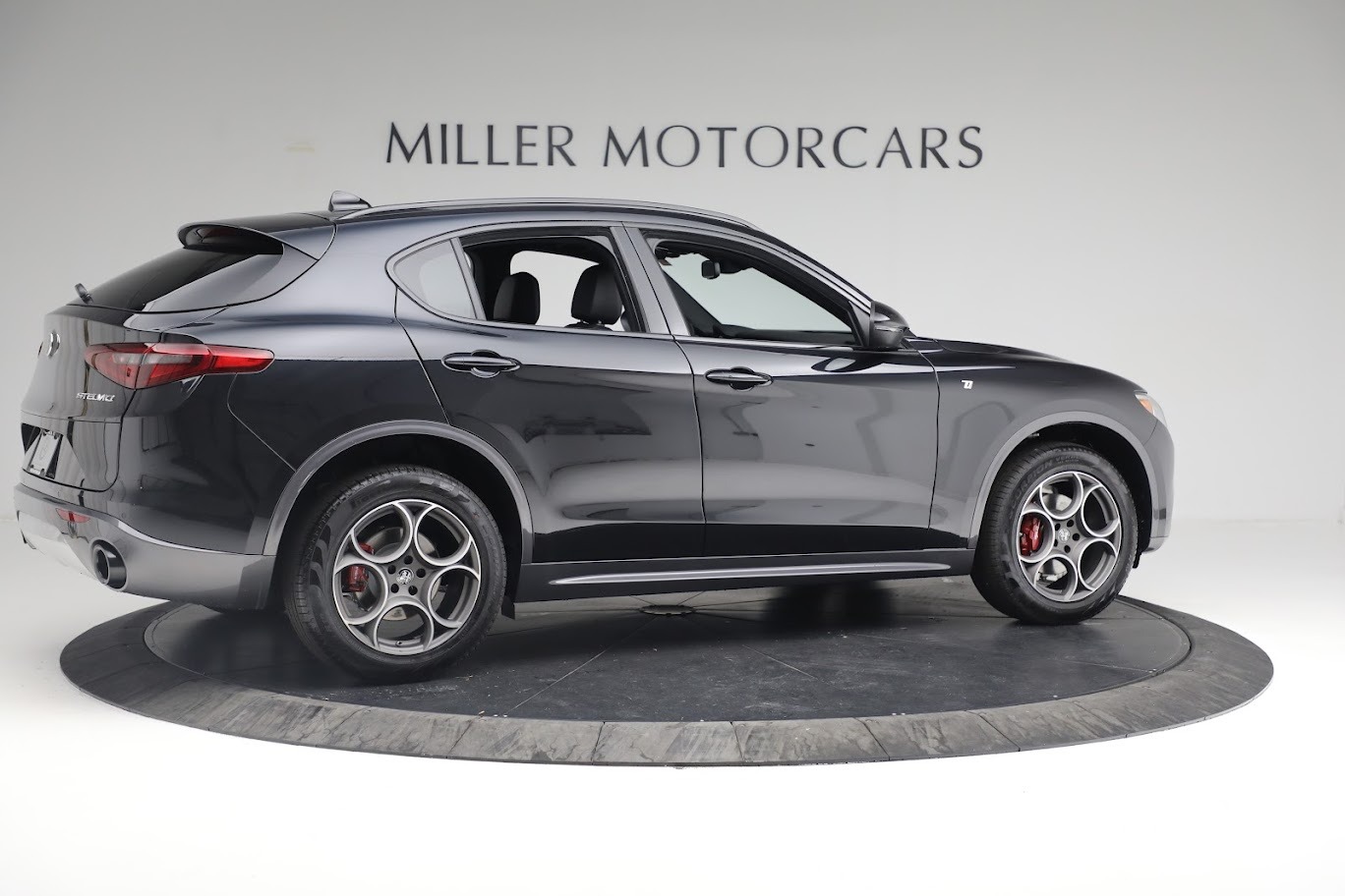 New 2022 Alfa Romeo Stelvio Ti | St. Petersburg, FL