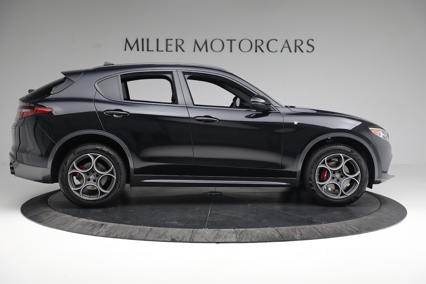 New 2022 Alfa Romeo Stelvio Ti | St. Petersburg, FL