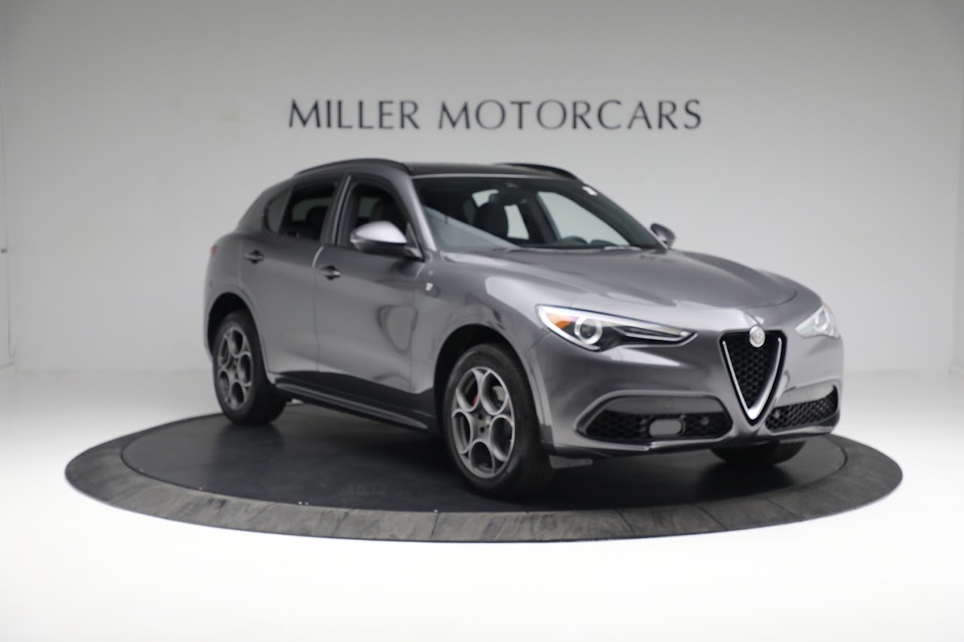 New 2022 Alfa Romeo Stelvio Ti | St. Petersburg, FL