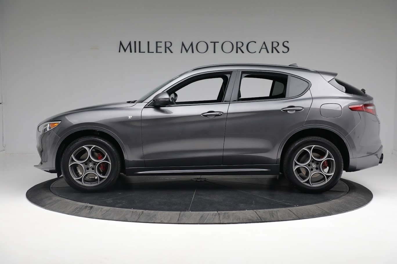 New 2022 Alfa Romeo Stelvio Ti | St. Petersburg, FL