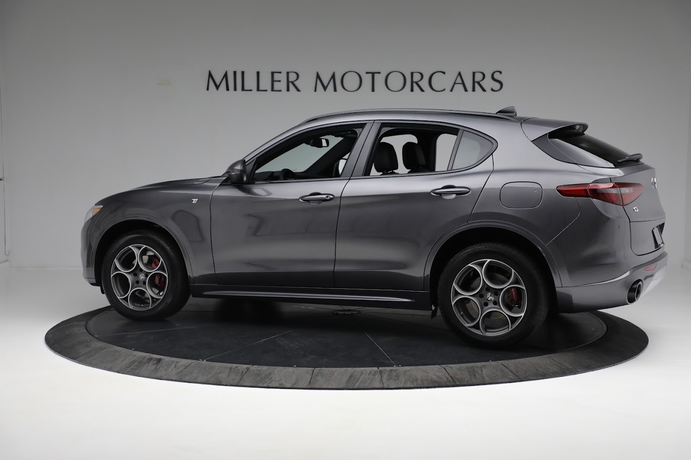 New 2022 Alfa Romeo Stelvio Ti | St. Petersburg, FL
