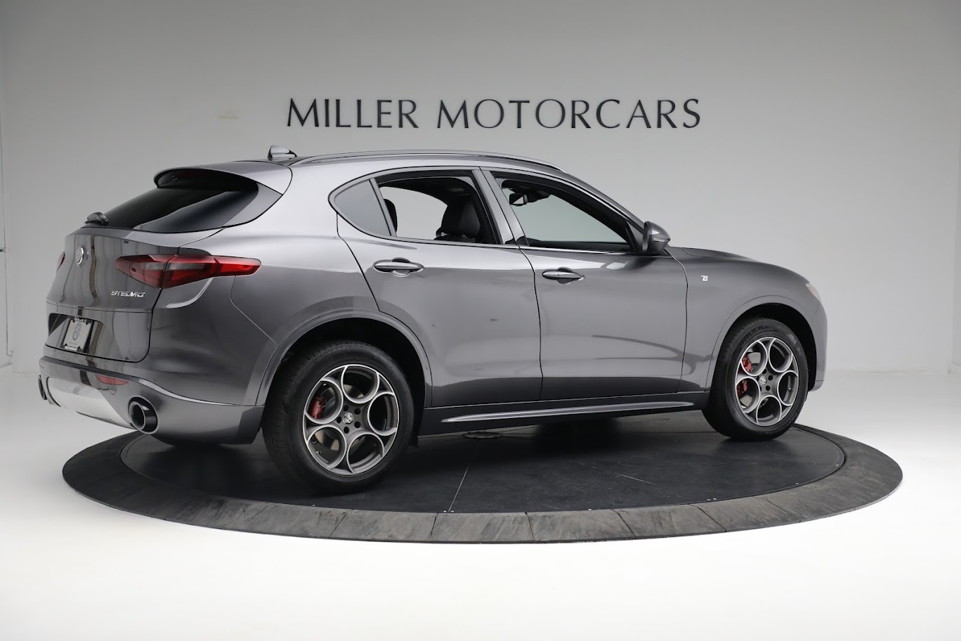 New 2022 Alfa Romeo Stelvio Ti | St. Petersburg, FL