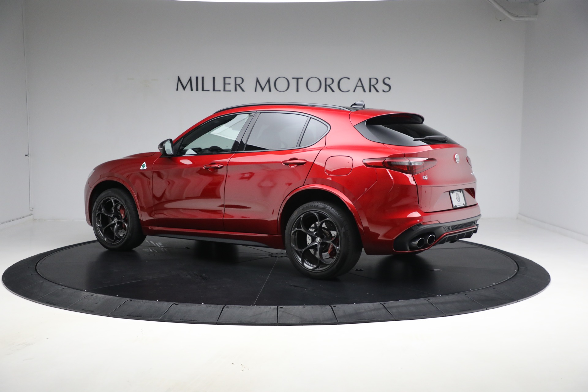 New 2022 Alfa Romeo Stelvio Quadrifoglio | St. Petersburg, FL