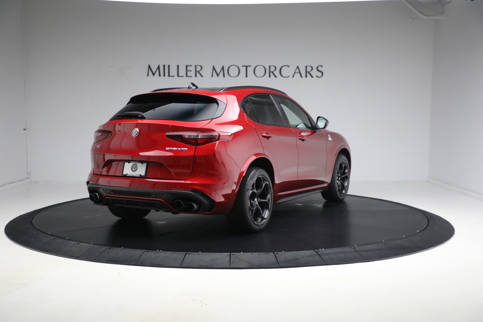 New 2022 Alfa Romeo Stelvio Quadrifoglio | St. Petersburg, FL