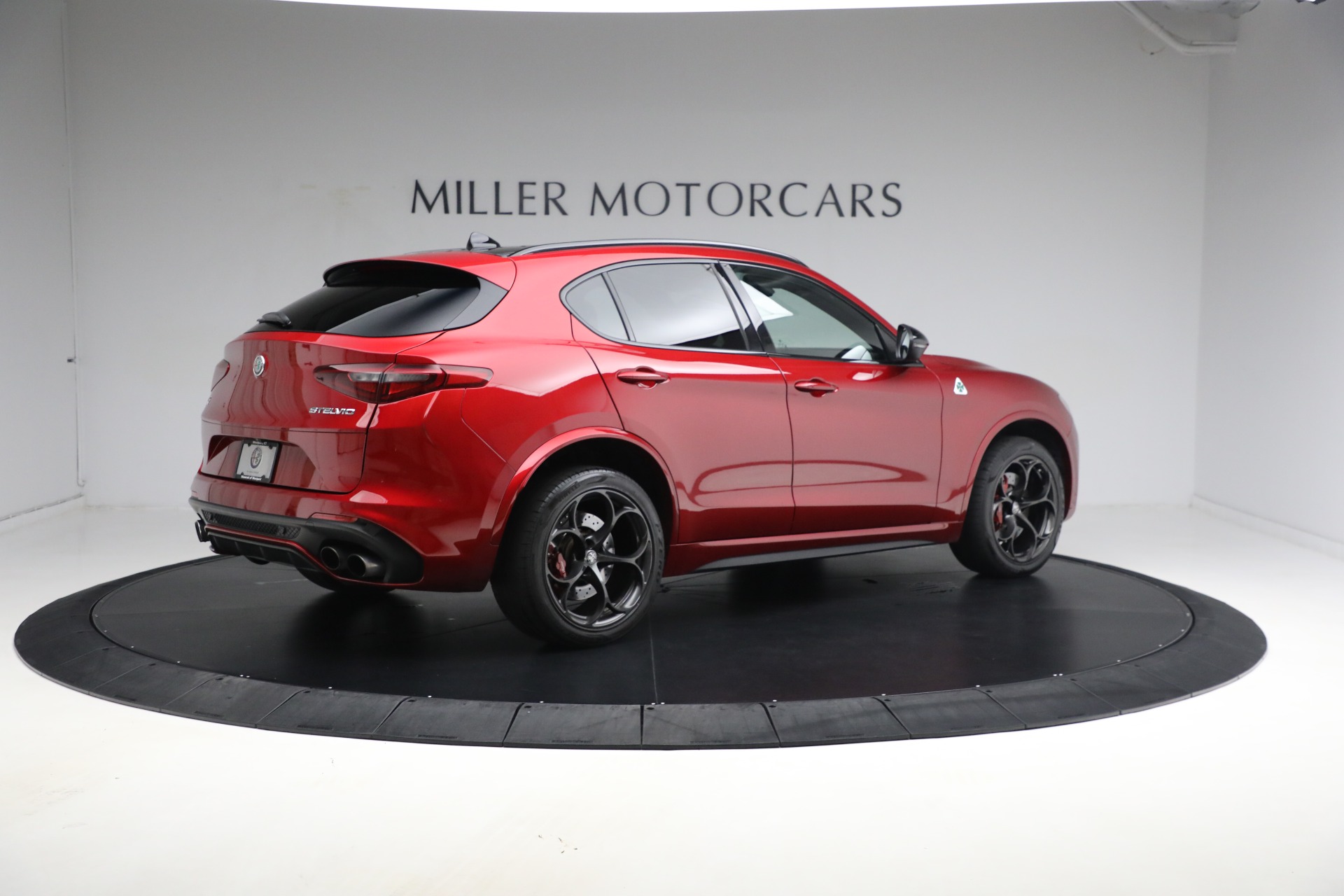New 2022 Alfa Romeo Stelvio Quadrifoglio | St. Petersburg, FL