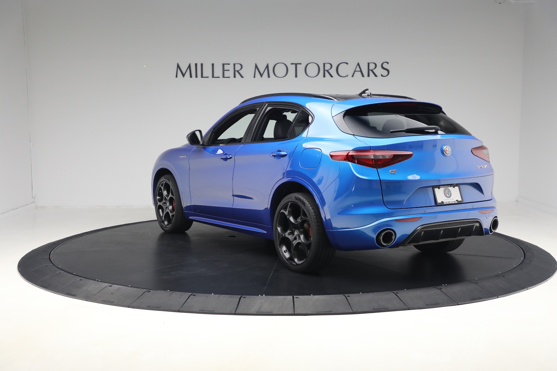 New 2022 Alfa Romeo Stelvio Veloce | St. Petersburg, FL
