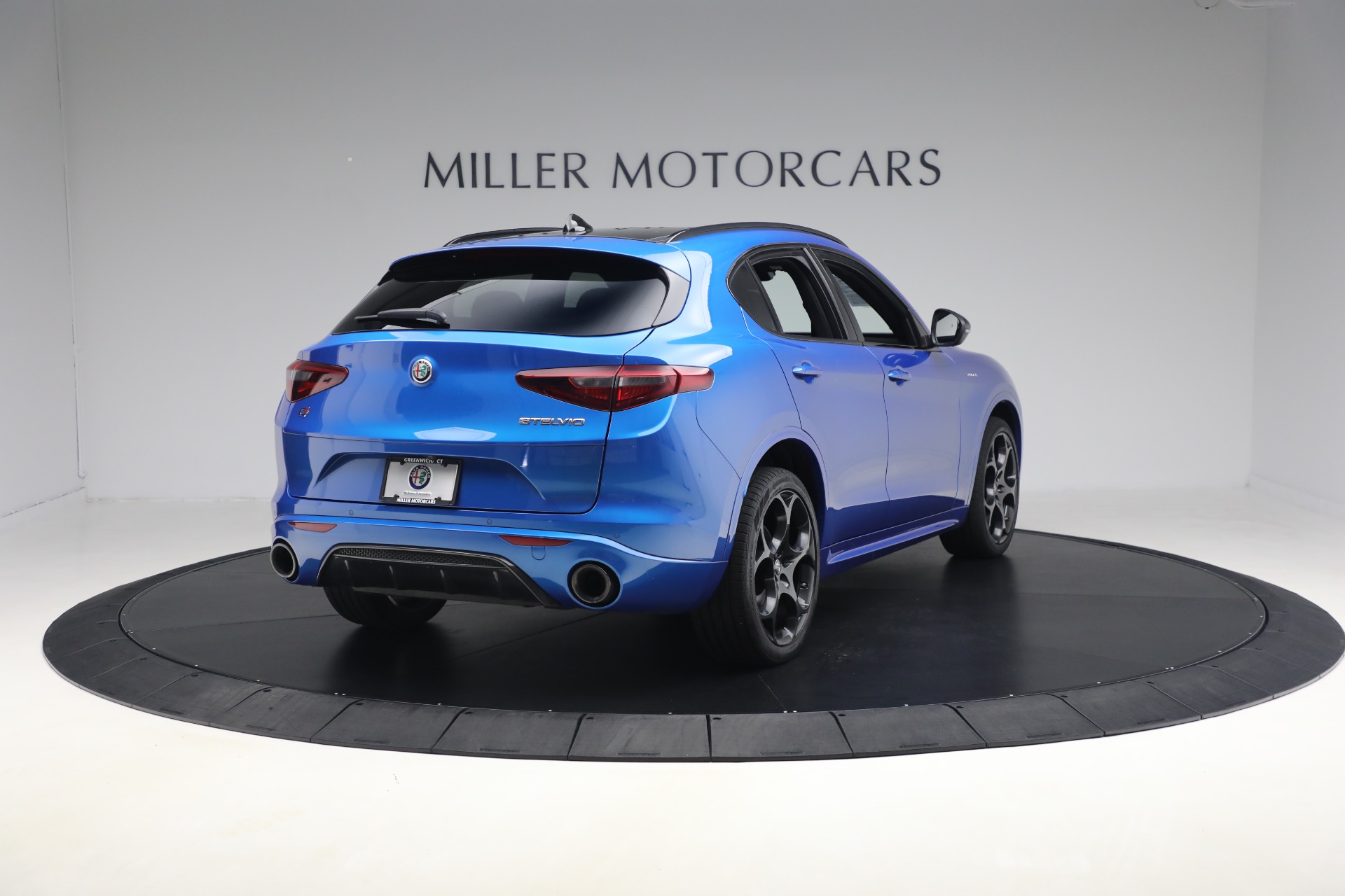 New 2022 Alfa Romeo Stelvio Veloce | St. Petersburg, FL
