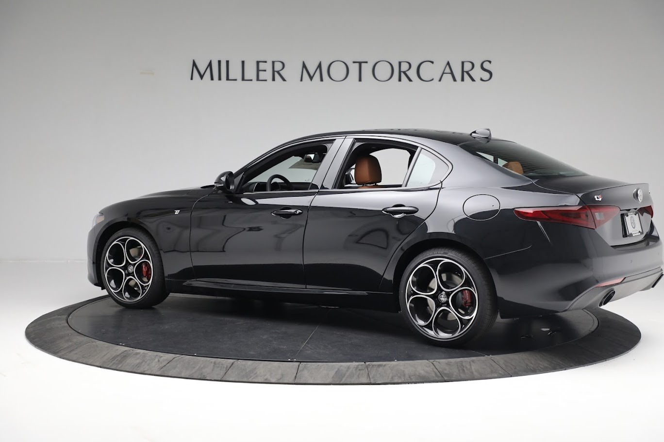 New 2022 Alfa Romeo Giulia Ti | St. Petersburg, FL