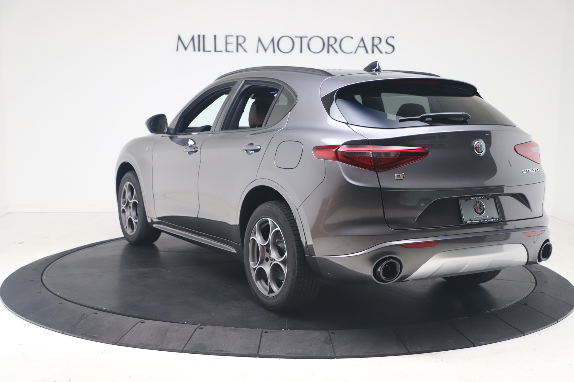 New 2022 Alfa Romeo Stelvio Ti | St. Petersburg, FL