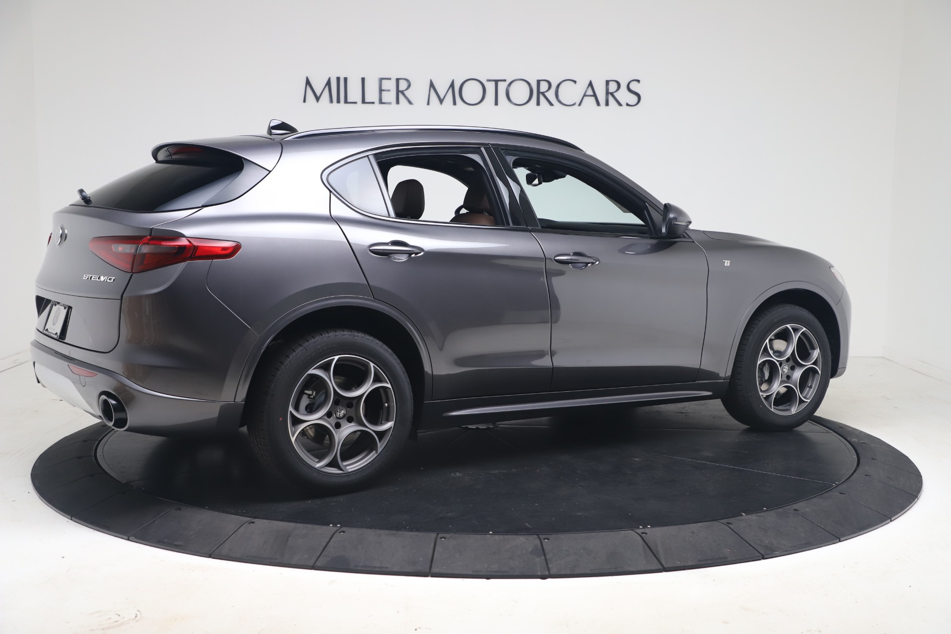 New 2022 Alfa Romeo Stelvio Ti | St. Petersburg, FL