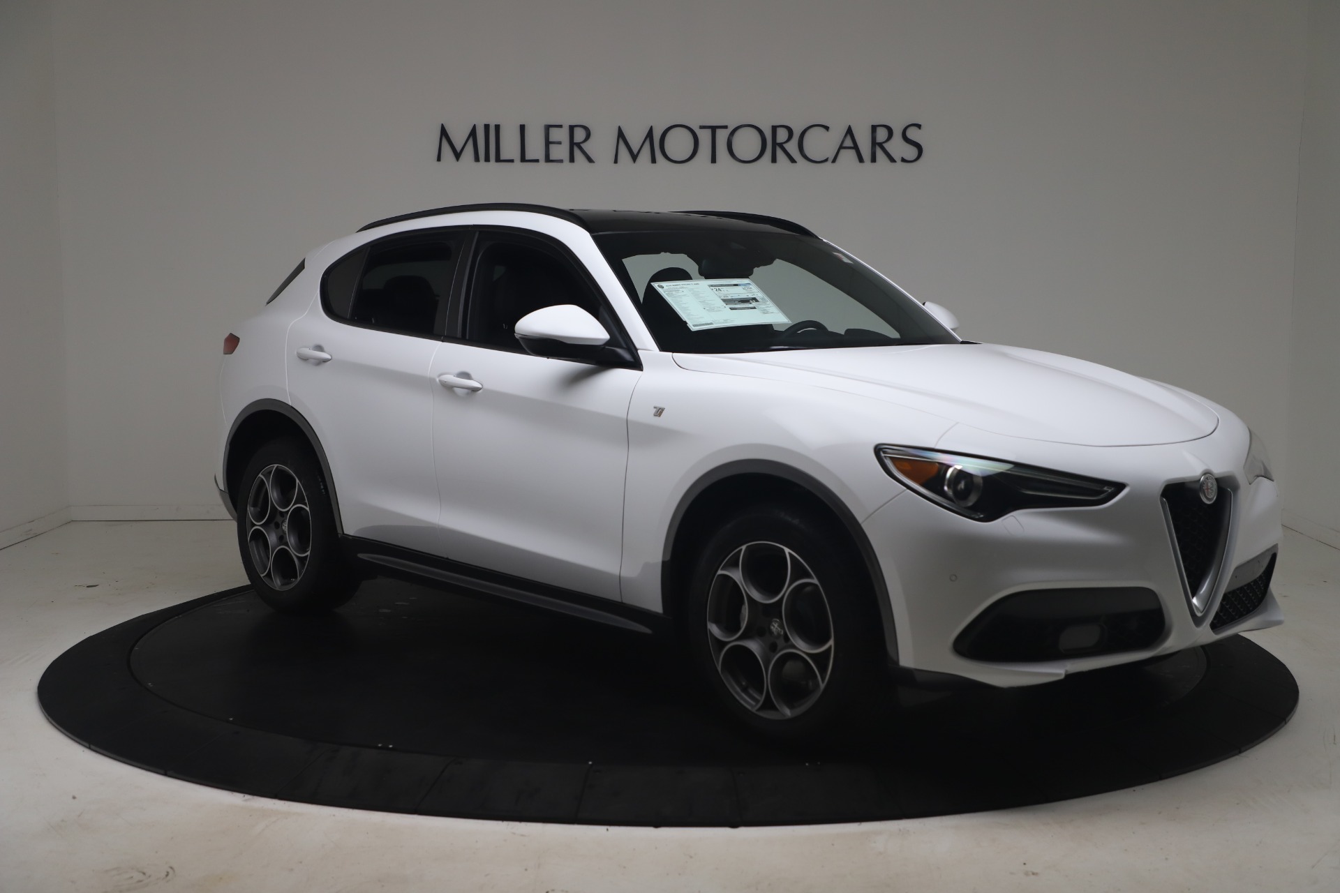New 2022 Alfa Romeo Stelvio Ti | St. Petersburg, FL