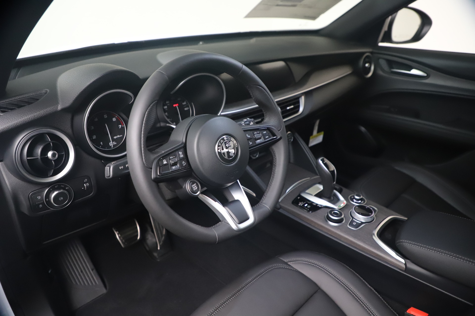 New 2022 Alfa Romeo Stelvio Ti | St. Petersburg, FL