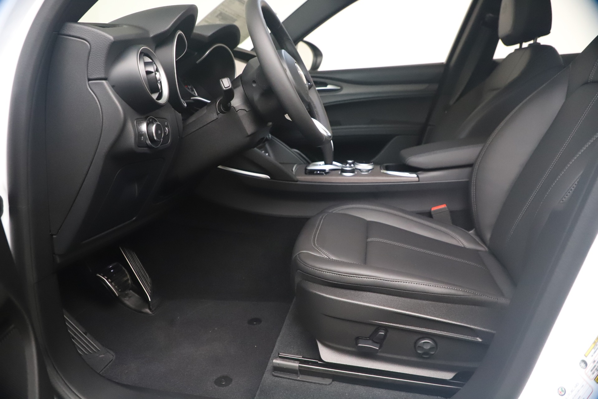 New 2022 Alfa Romeo Stelvio Ti | St. Petersburg, FL