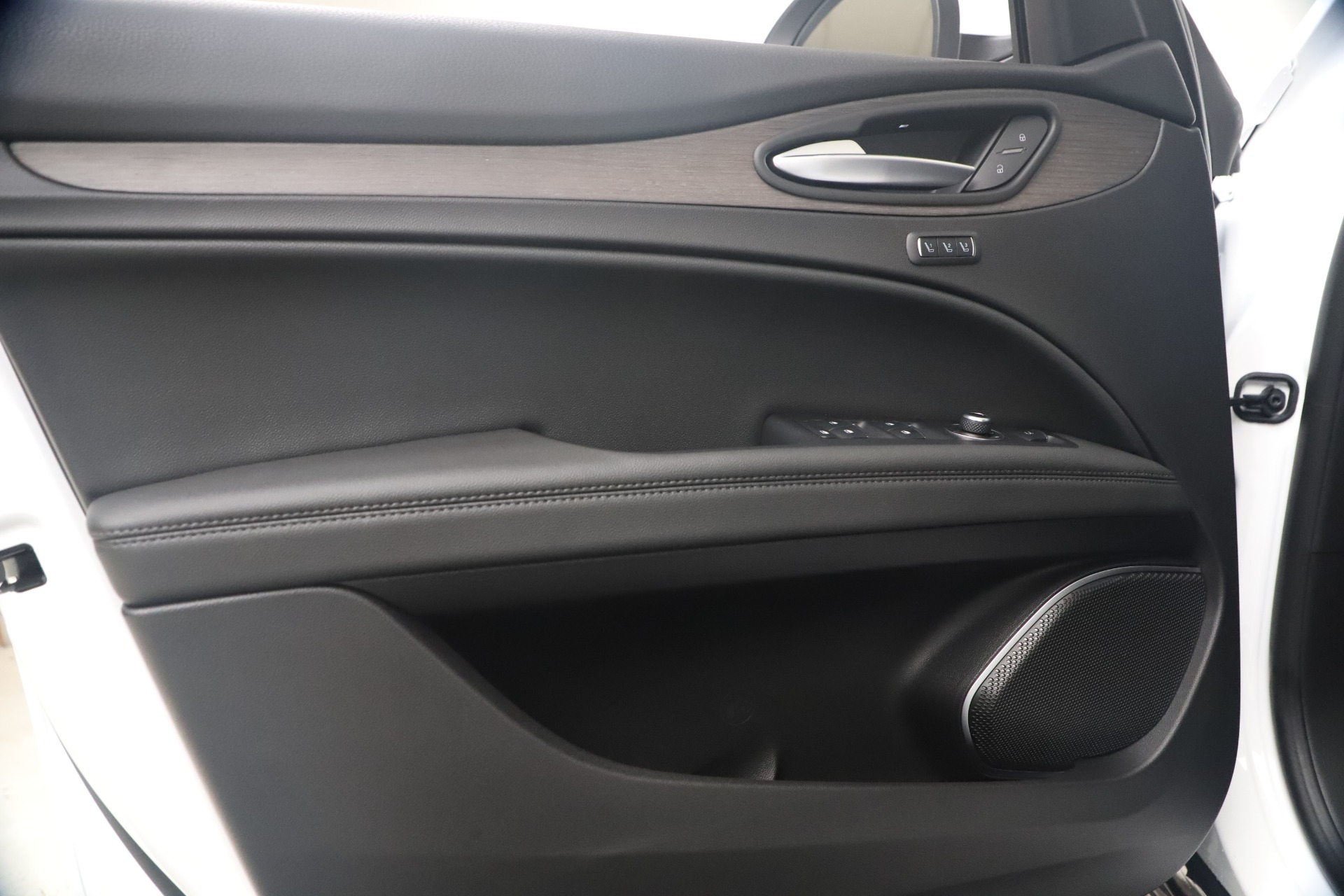 New 2022 Alfa Romeo Stelvio Ti | St. Petersburg, FL