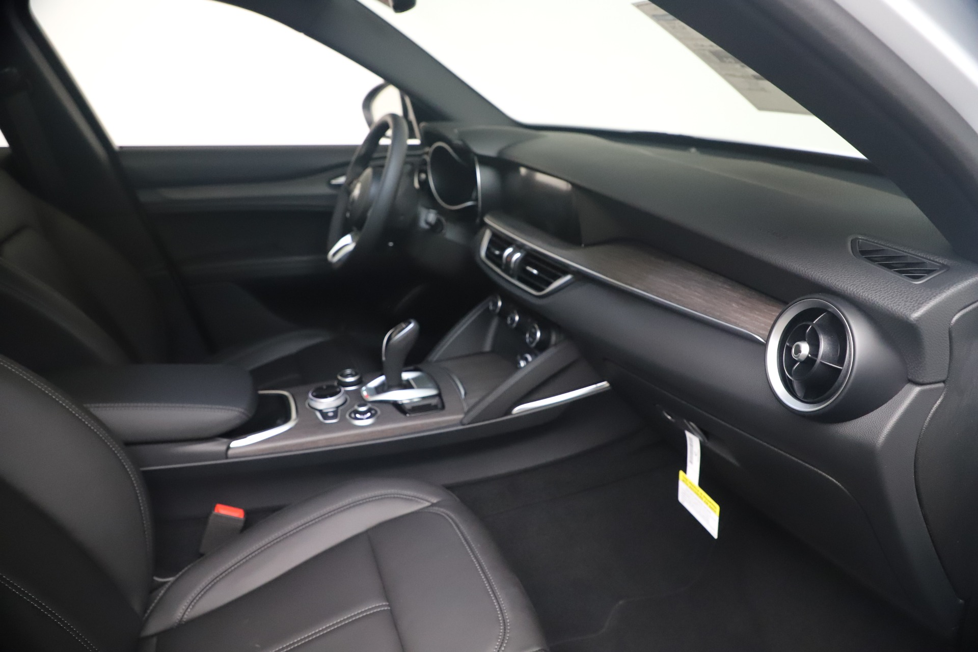 New 2022 Alfa Romeo Stelvio Ti | St. Petersburg, FL