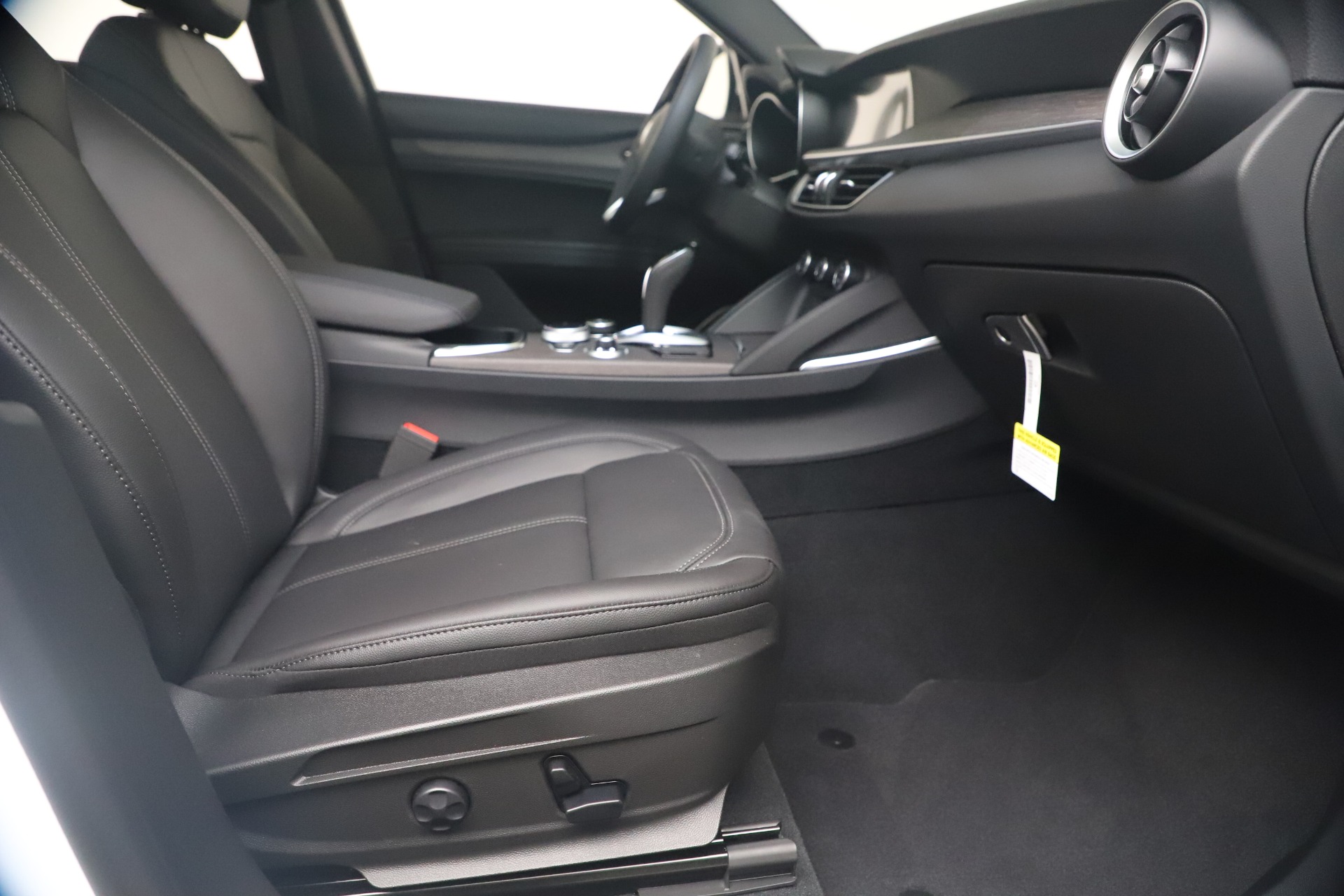 New 2022 Alfa Romeo Stelvio Ti | St. Petersburg, FL