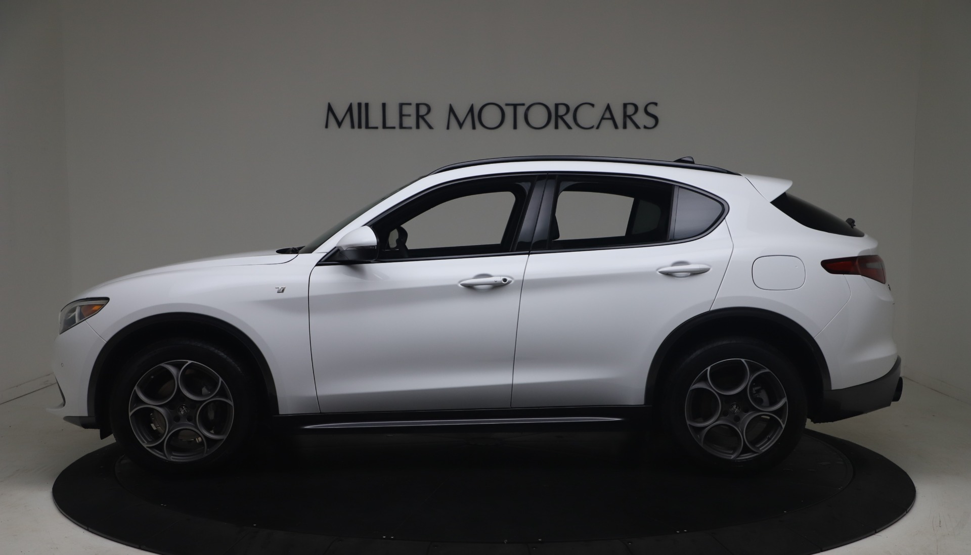New 2022 Alfa Romeo Stelvio Ti | St. Petersburg, FL