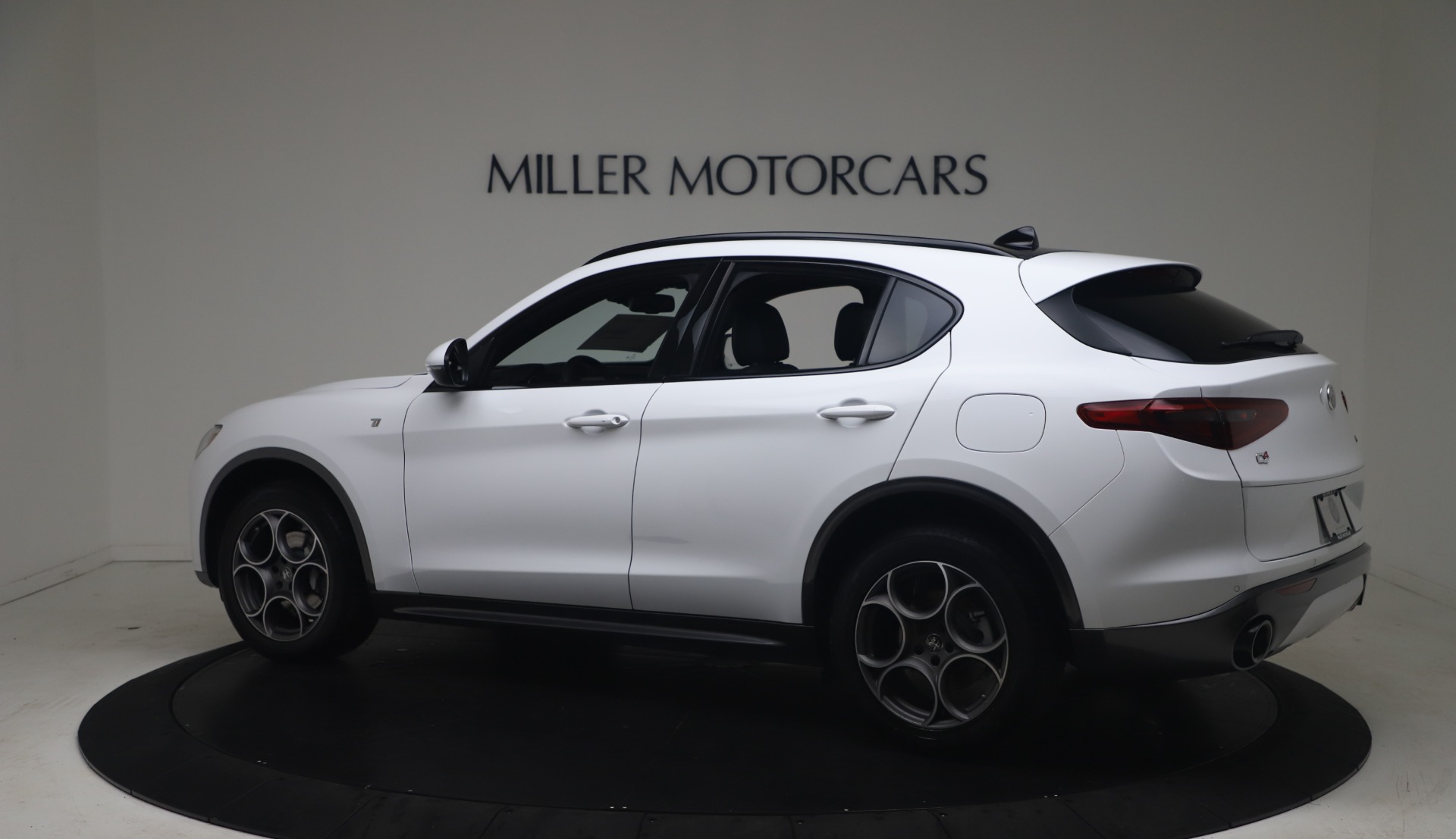 New 2022 Alfa Romeo Stelvio Ti | St. Petersburg, FL