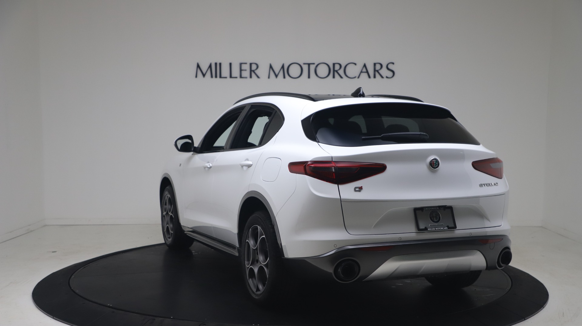 New 2022 Alfa Romeo Stelvio Ti | St. Petersburg, FL