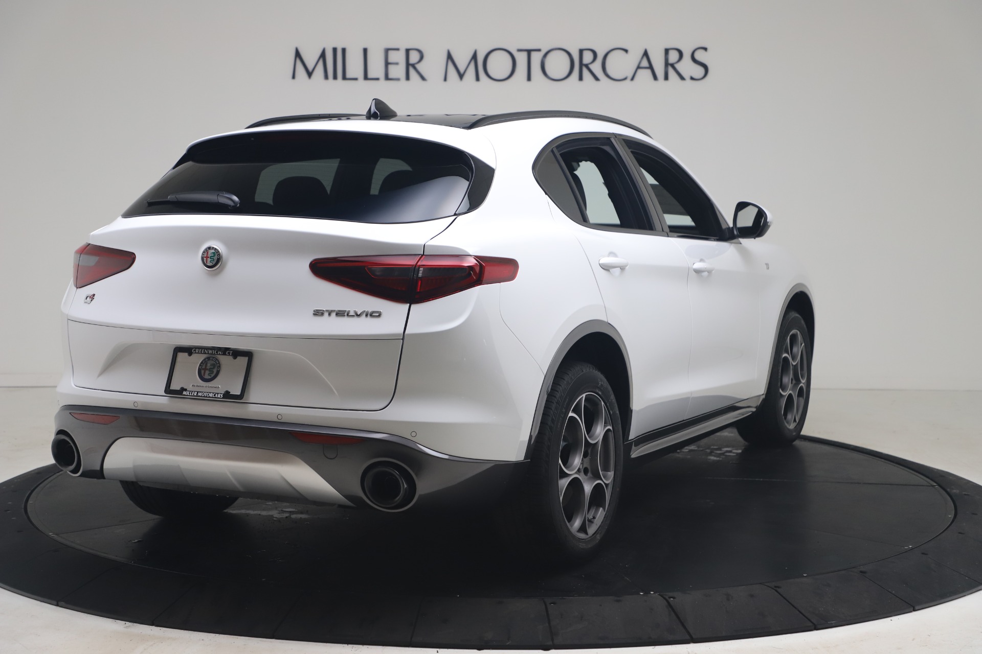 New 2022 Alfa Romeo Stelvio Ti | St. Petersburg, FL