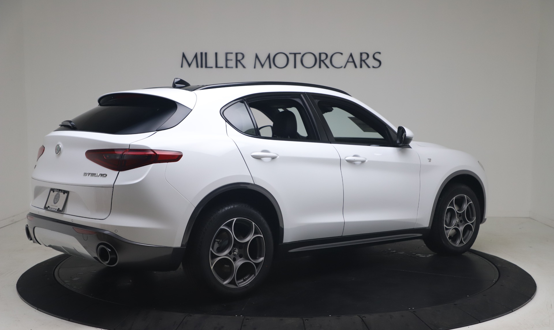 New 2022 Alfa Romeo Stelvio Ti | St. Petersburg, FL