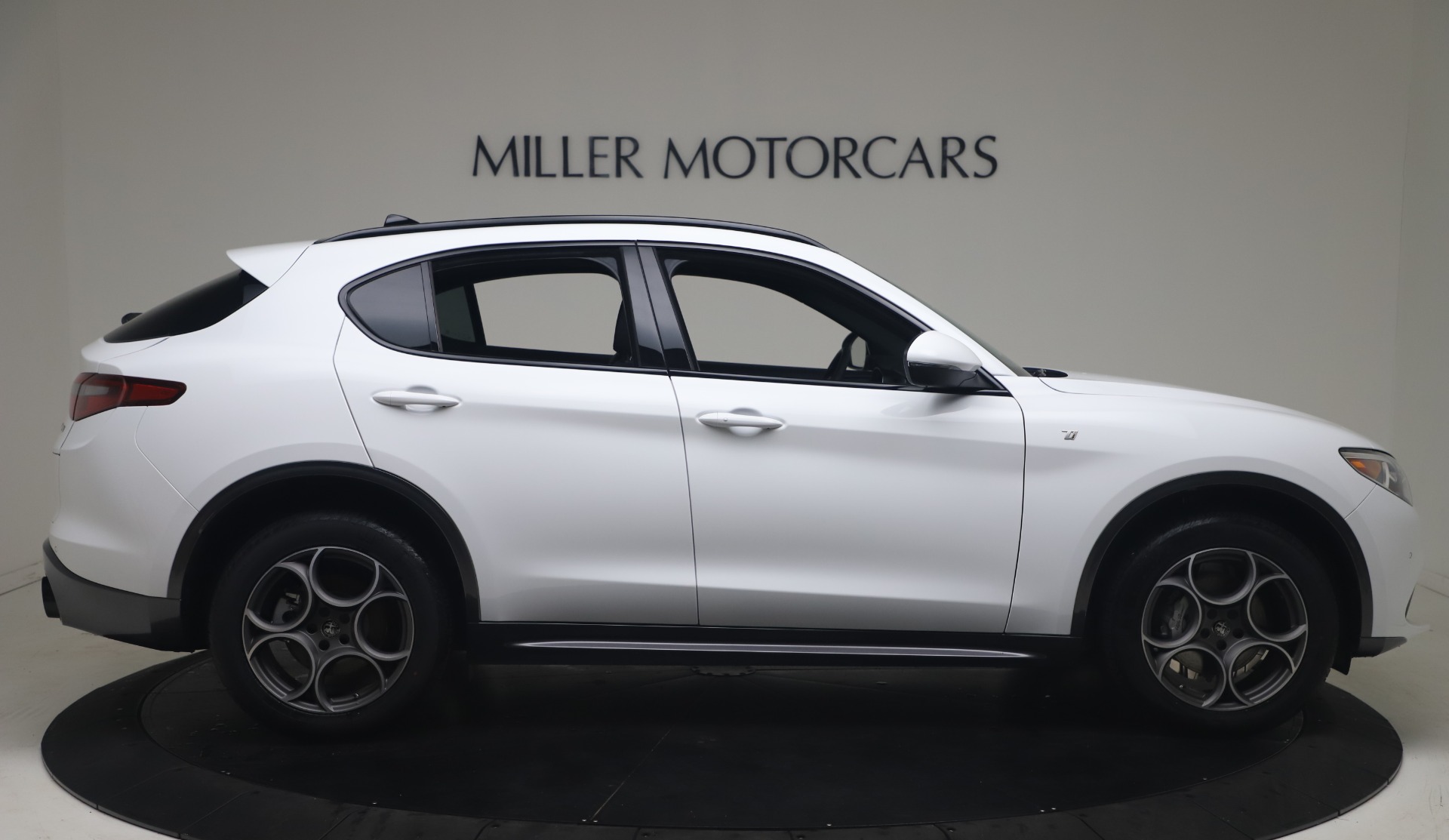 New 2022 Alfa Romeo Stelvio Ti | St. Petersburg, FL