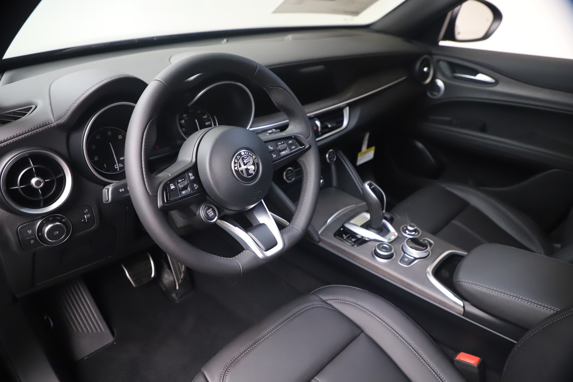 New 2022 Alfa Romeo Stelvio Ti | St. Petersburg, FL