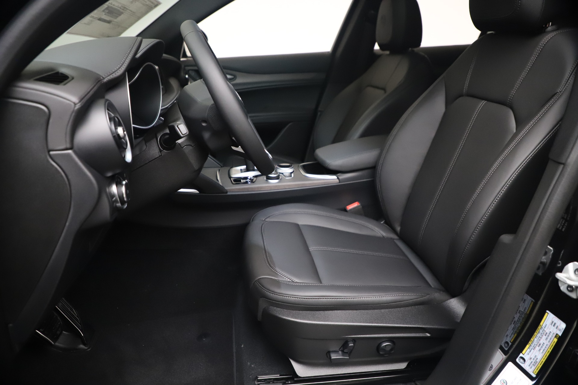 New 2022 Alfa Romeo Stelvio Ti | St. Petersburg, FL