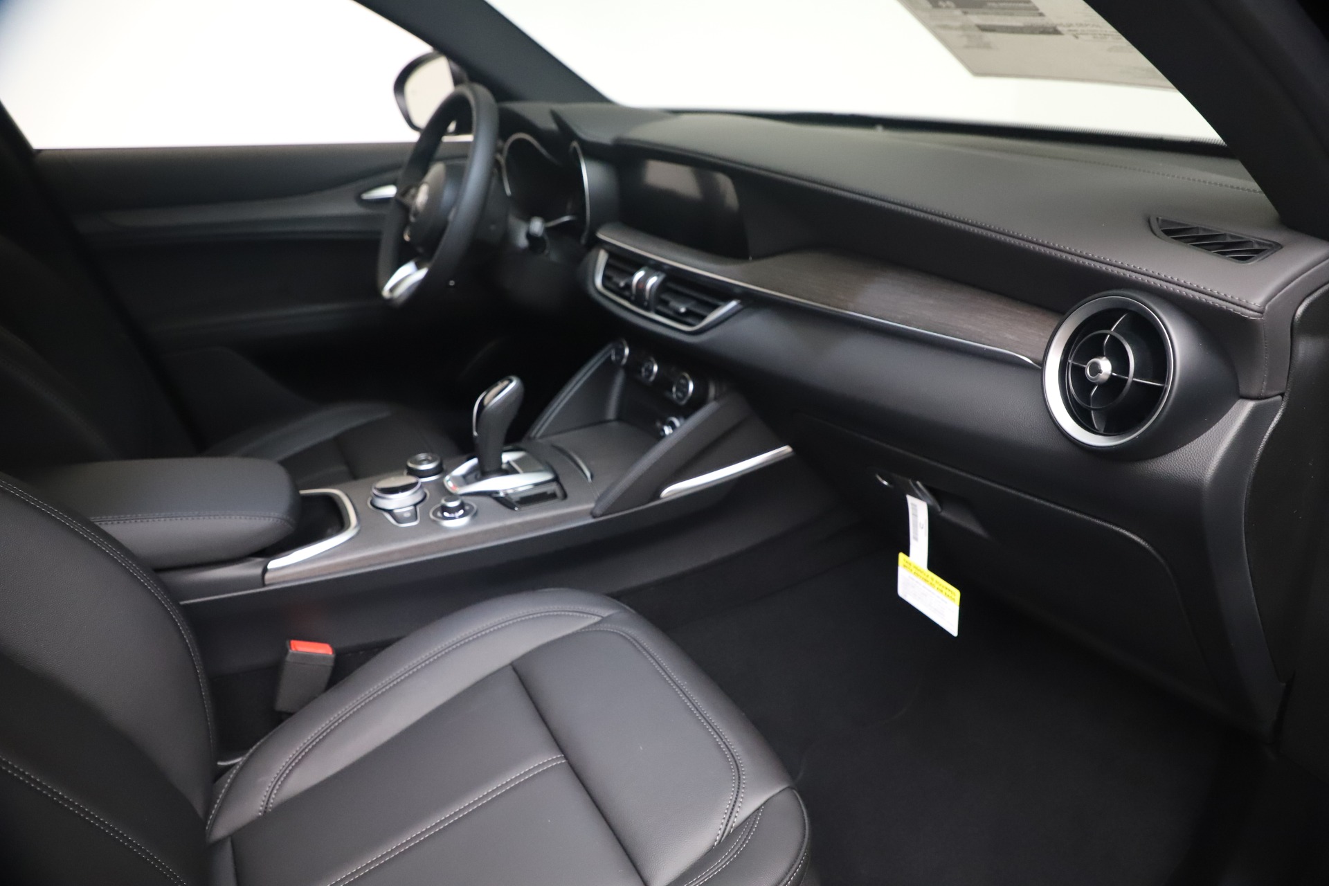 New 2022 Alfa Romeo Stelvio Ti | St. Petersburg, FL