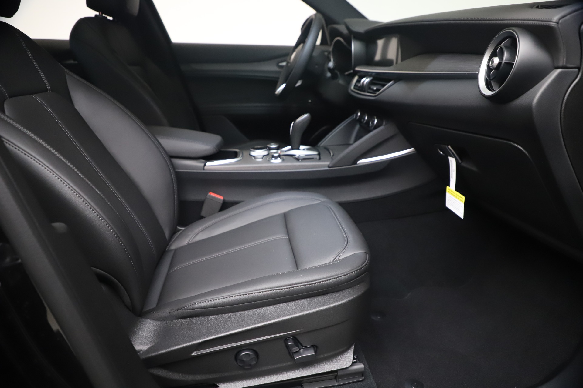 New 2022 Alfa Romeo Stelvio Ti | St. Petersburg, FL
