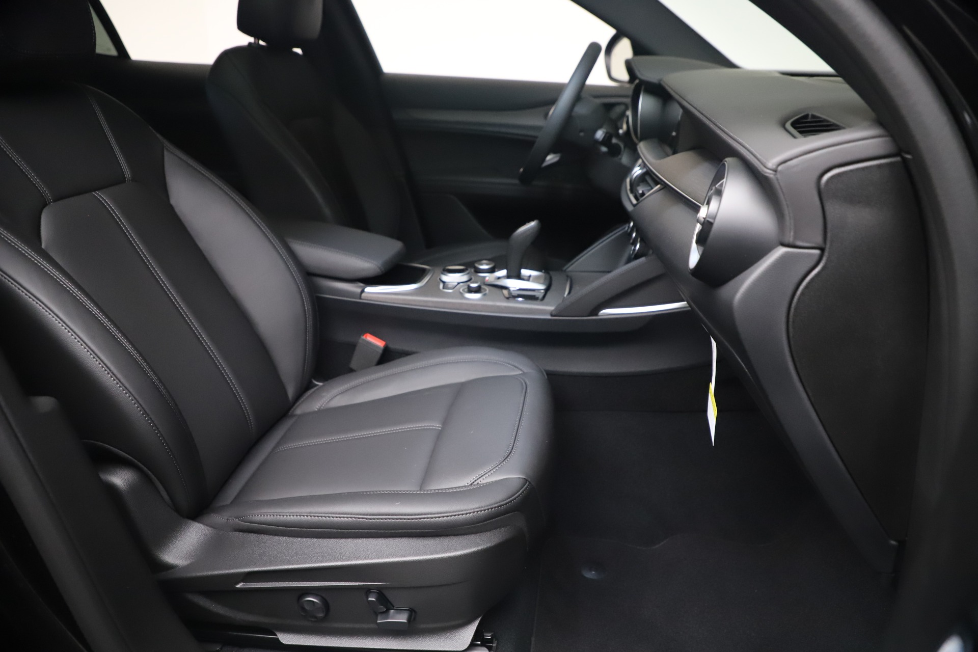 New 2022 Alfa Romeo Stelvio Ti | St. Petersburg, FL