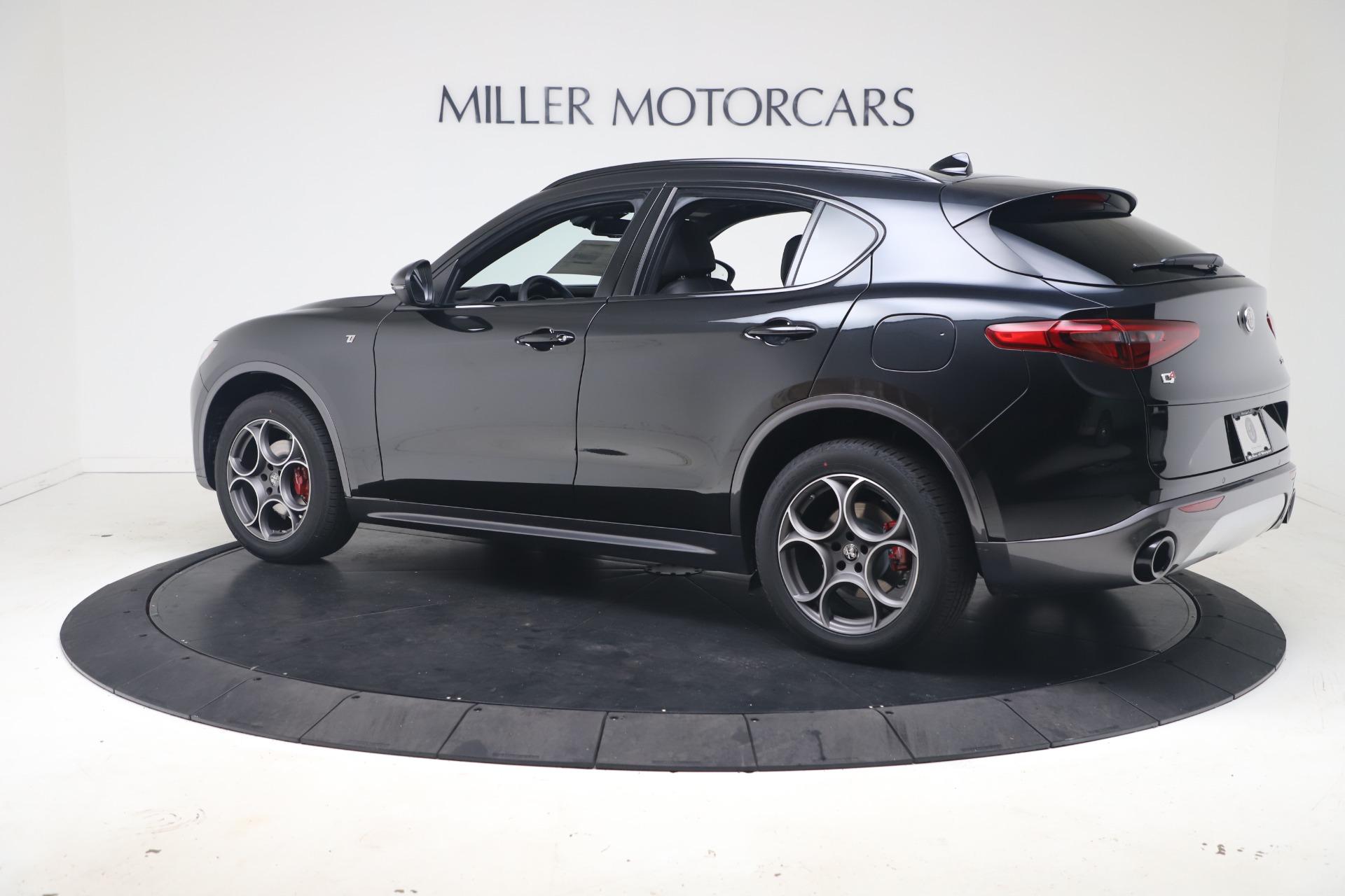 New 2022 Alfa Romeo Stelvio Ti | St. Petersburg, FL